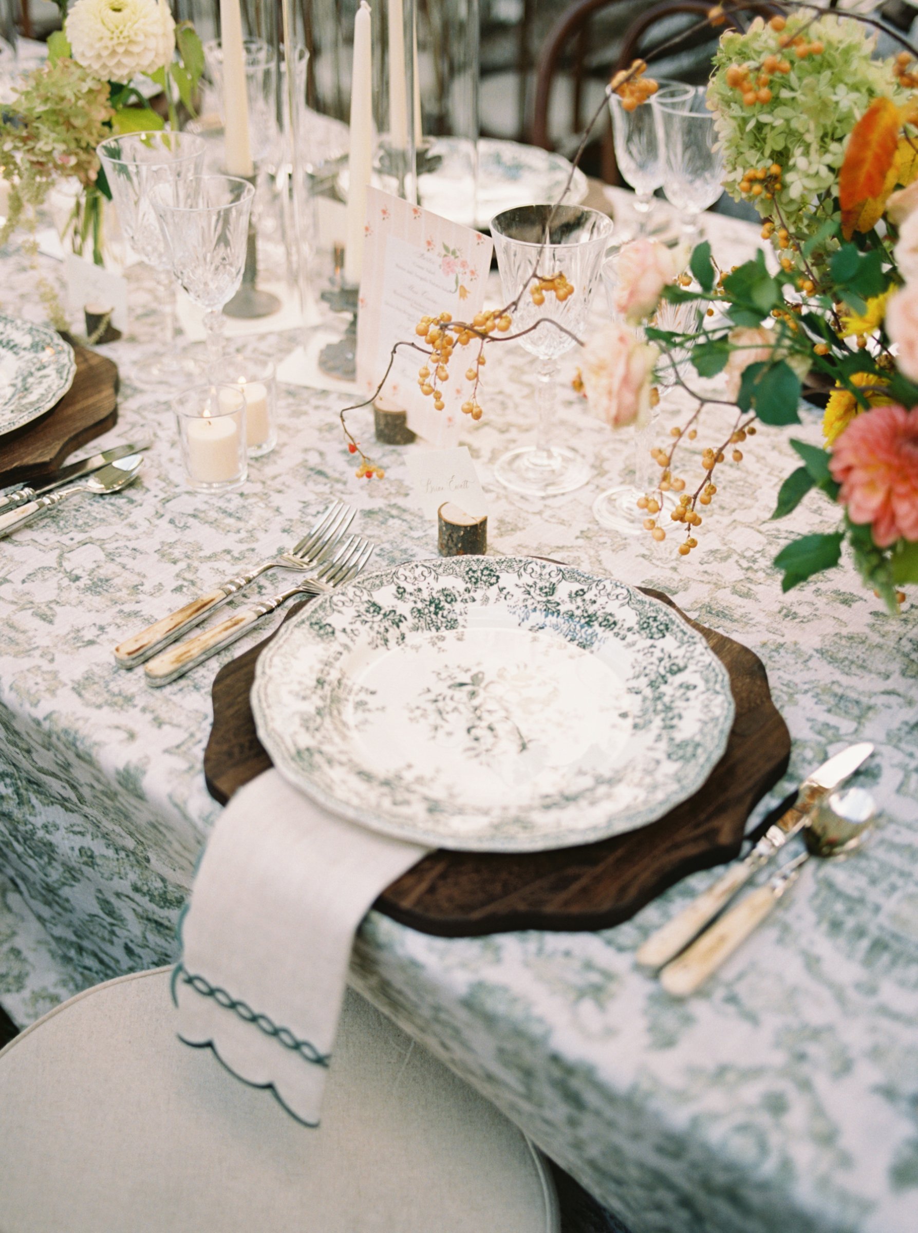 Green Edged Embroidered Linen Napkins