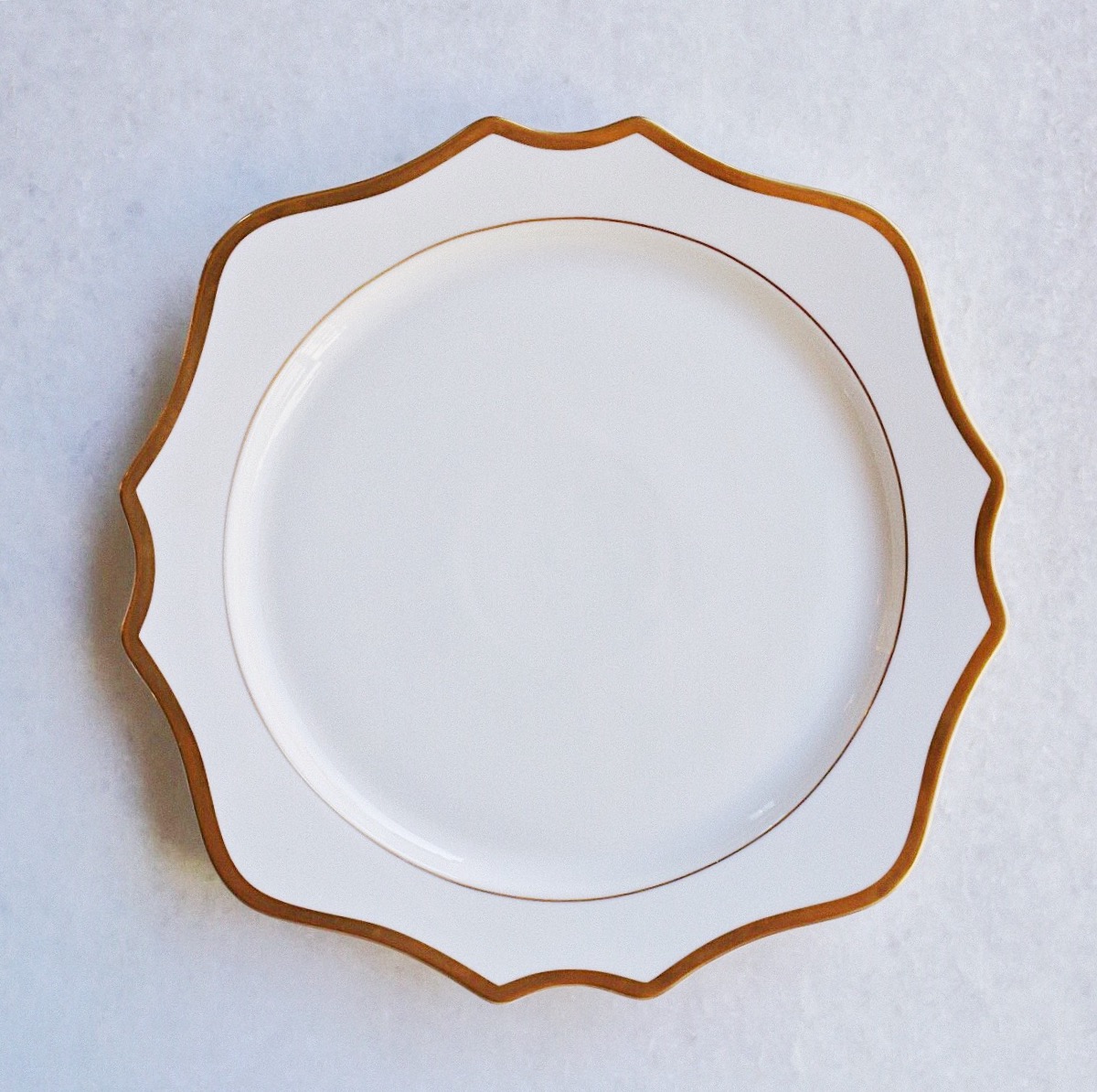 Anna Weatherly Charger | White & Gold